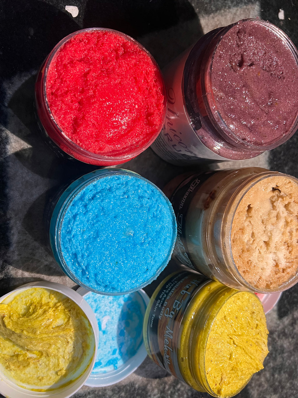 5 large scrubs for brightening (500) gram Each “Get 1 large scrub free”